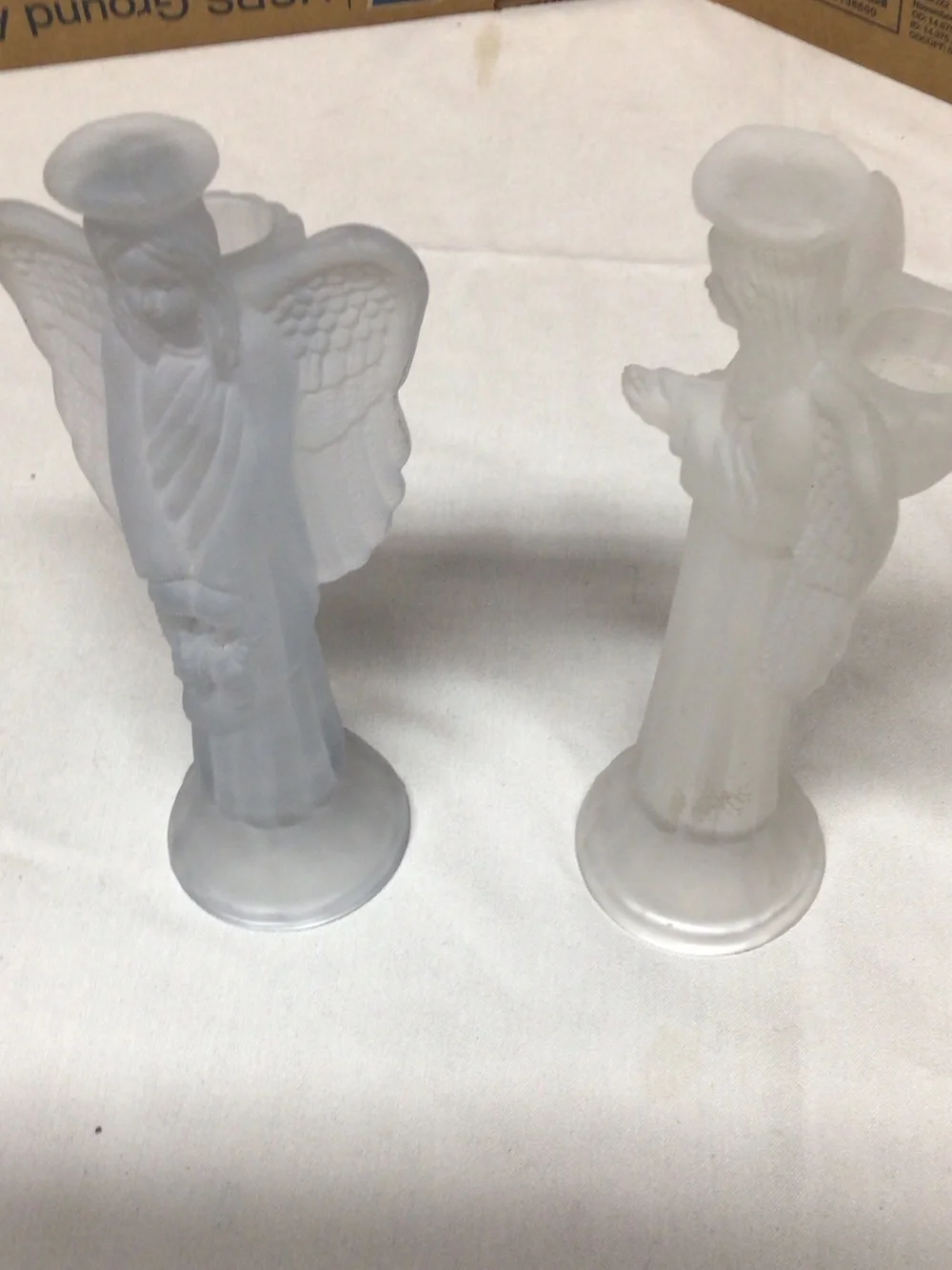 Source Unknown Frosted Glass Angel Pair - White